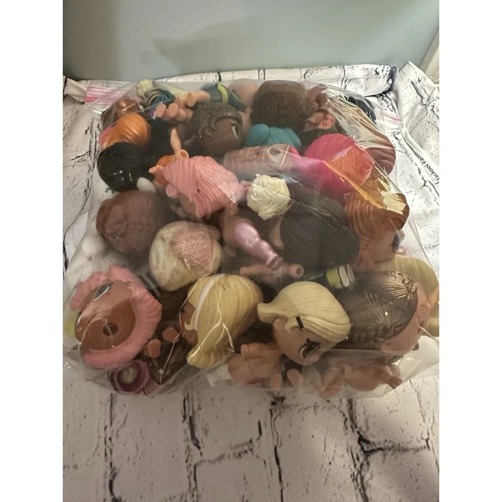 LOL Dolls And Accessories Almost 3‎ Lbs